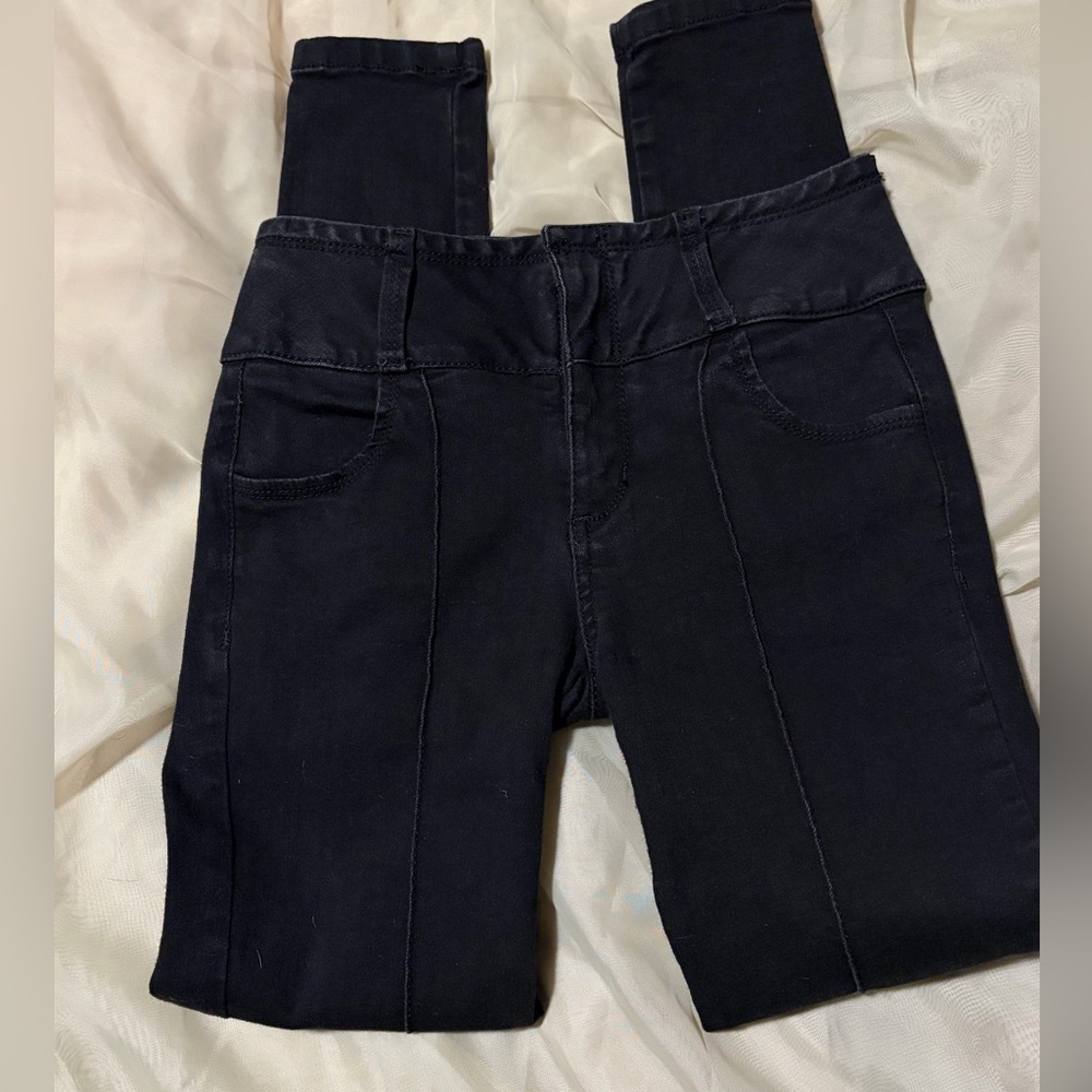 Women's Classic Black Skinny Jeans